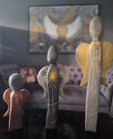 Holzengel im Segatto-Art Stil